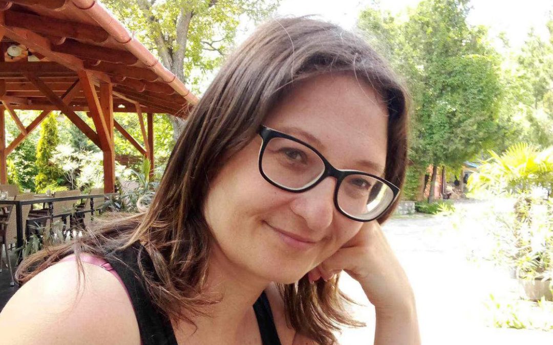 Új szemüvegre gyűjtünk Mónikának